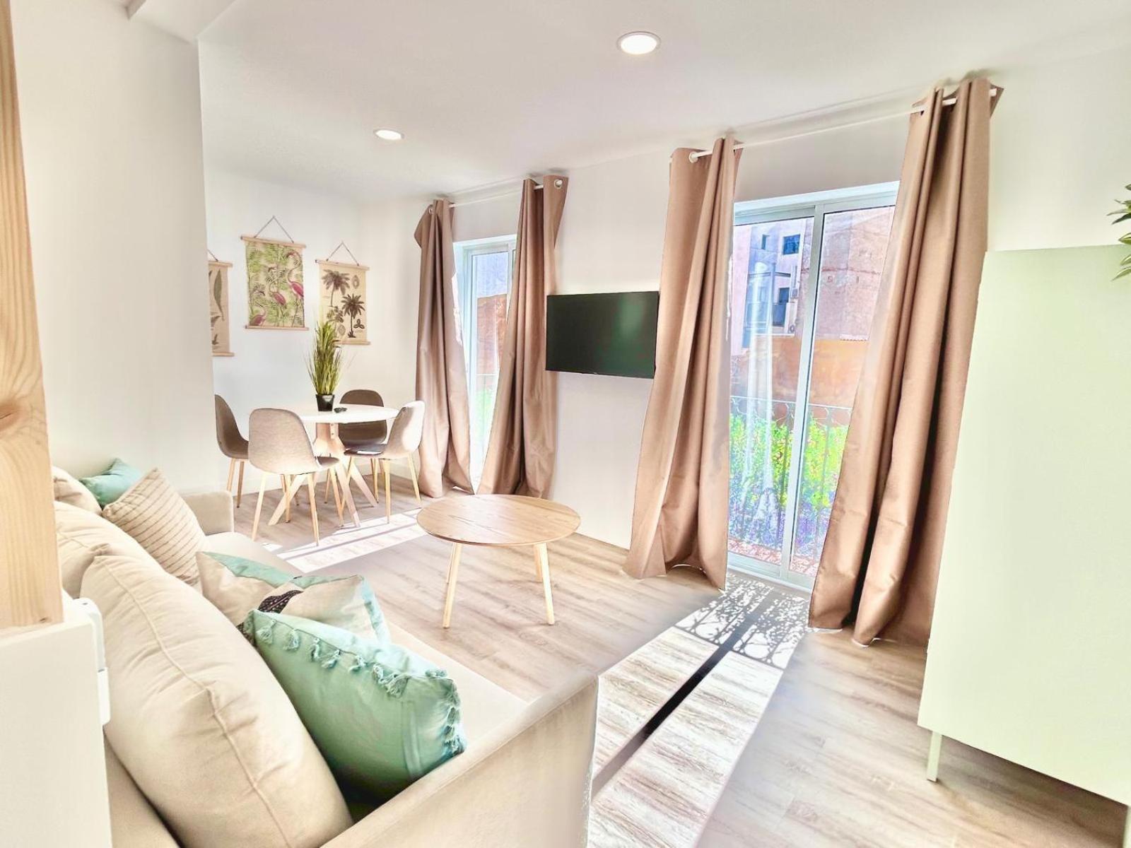 Nicole Gam Apartment Аликанте Екстериор снимка